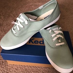 NEW Women’s Champion Feat. Organic Canvas.